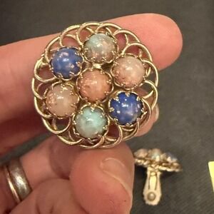 Vintage Pastel Gold‎ Speck Flower Shaped Cluster Clip On Earrings